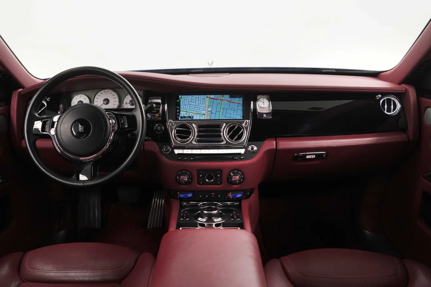 2019 Rolls-Royce Ghost offered by a specialist dealer in Dubai, United Arab Emirates, photo 10 of 10