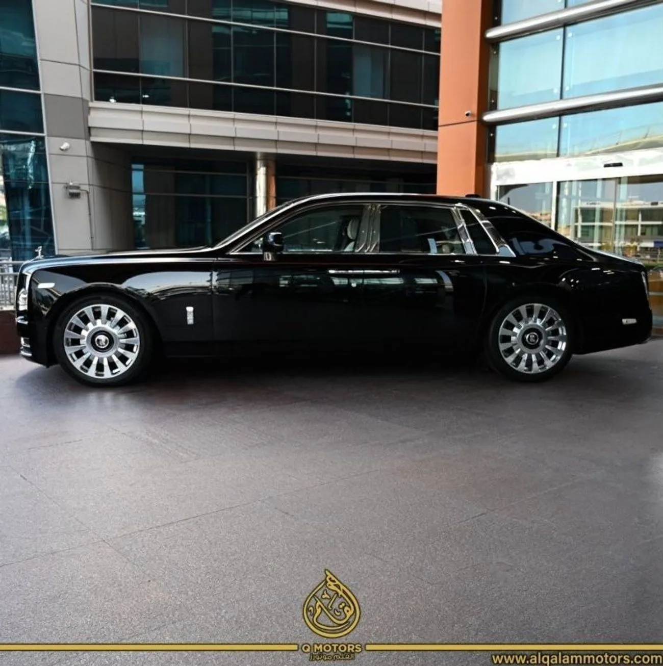 2019 Rolls-Royce Phantom Extended angeboten von einem Fachhändler in Dubai, Vereinigte Arabische Emirate, Foto 3 von 12