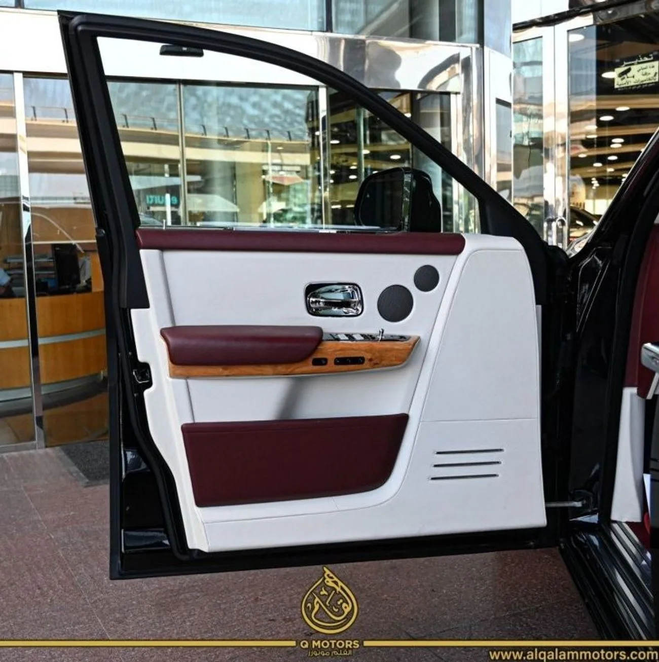 2019 Rolls-Royce Phantom Extended angeboten von einem Fachhändler in Dubai, Vereinigte Arabische Emirate, Foto 4 von 12
