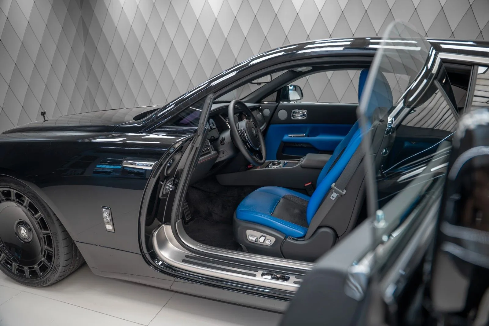 2019 Rolls-Royce Wraith Black Badge, 11/27