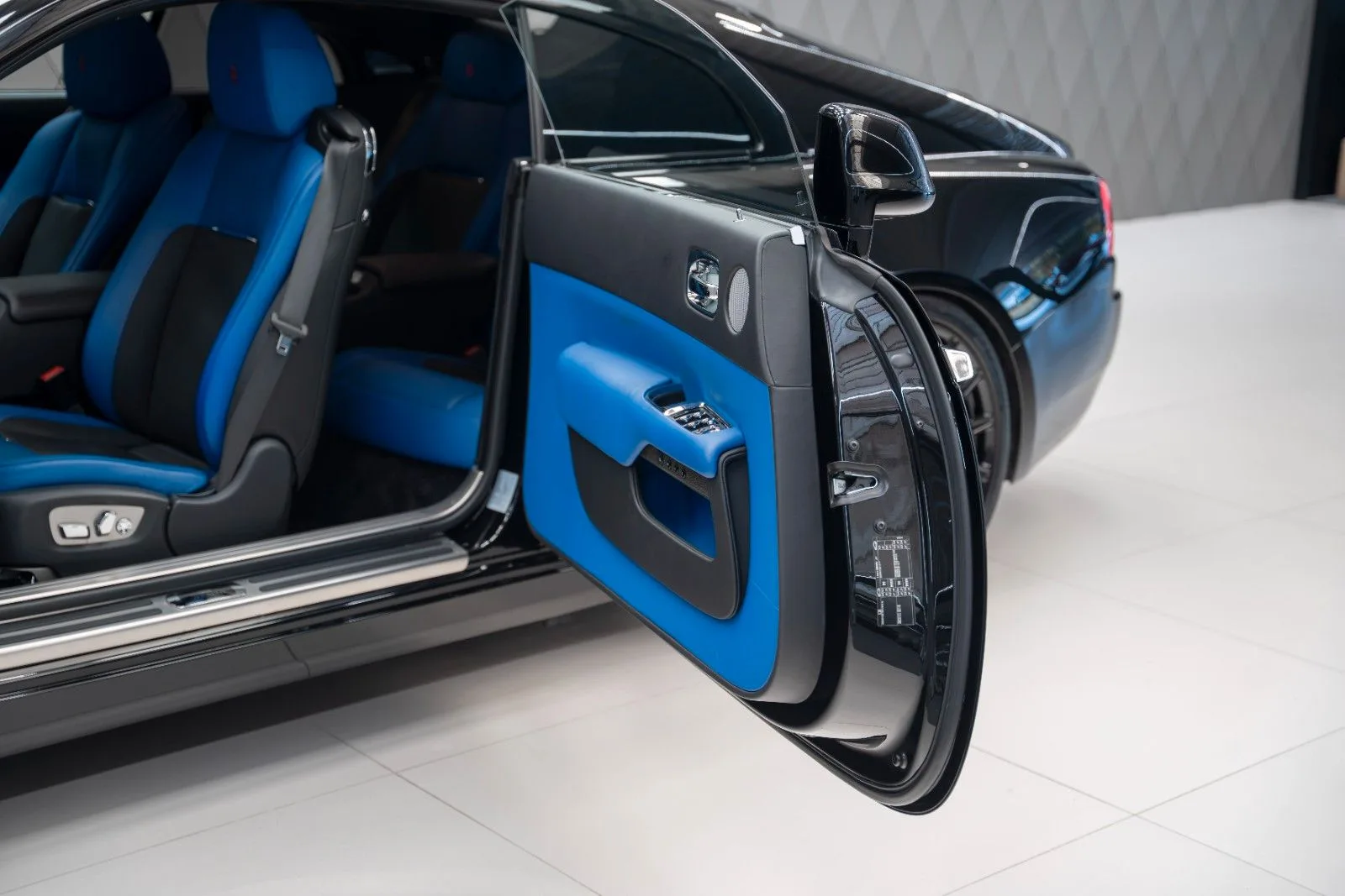 2019 Rolls-Royce Wraith Black Badge, 12/27