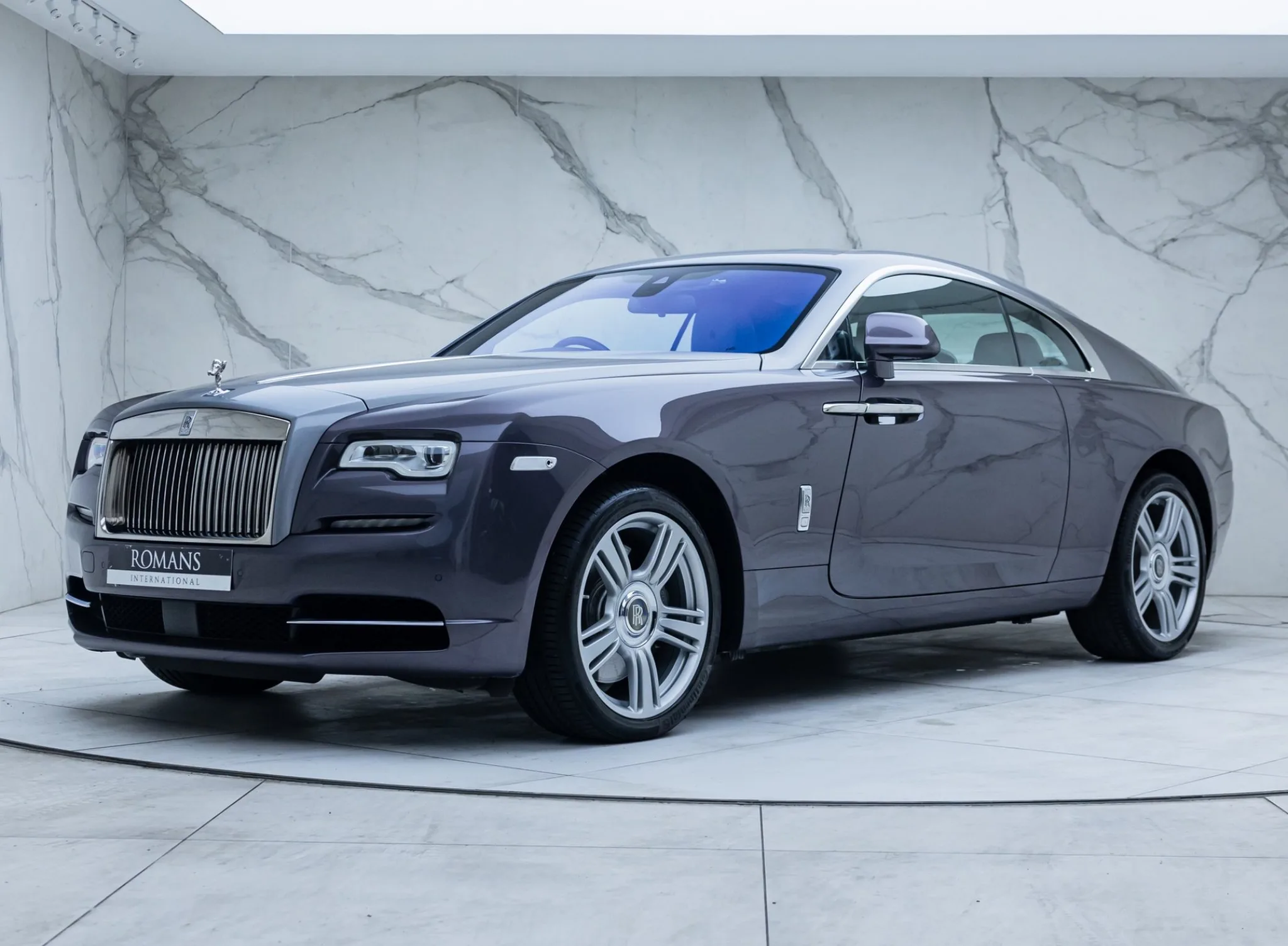 2019 Rolls-Royce Wraith proposée par un concessionnaire spécialisé à Banstead, Royaume-Uni, photo principale