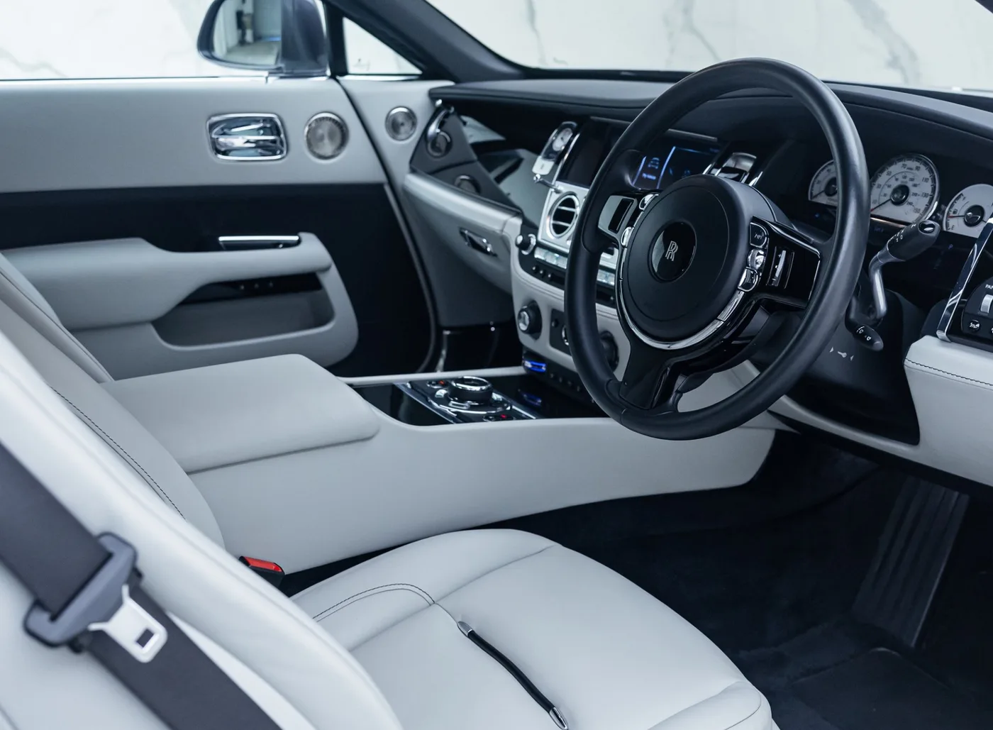 2019 Rolls-Royce Wraith proposée par un concessionnaire spécialisé à Banstead, Royaume-Uni, photo 13 sur 15