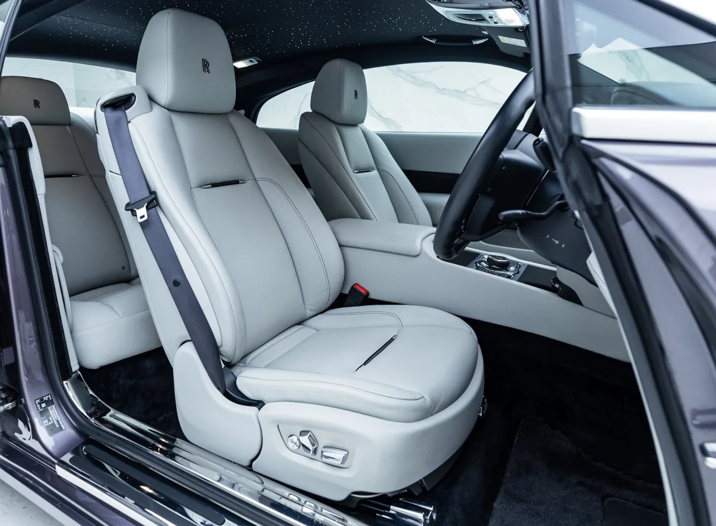 2019 Rolls-Royce Wraith proposée par un concessionnaire spécialisé à Banstead, Royaume-Uni, photo 14 sur 15