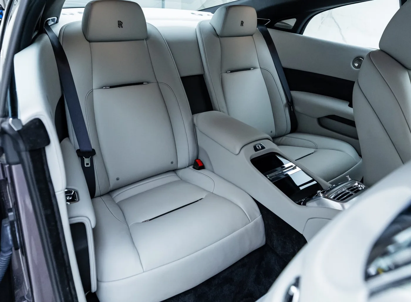 2019 Rolls-Royce Wraith proposée par un concessionnaire spécialisé à Banstead, Royaume-Uni, photo 15 sur 15
