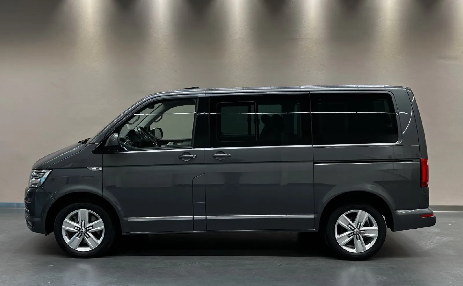2019 Volkswagen T6 Multivan Highline, 4/27