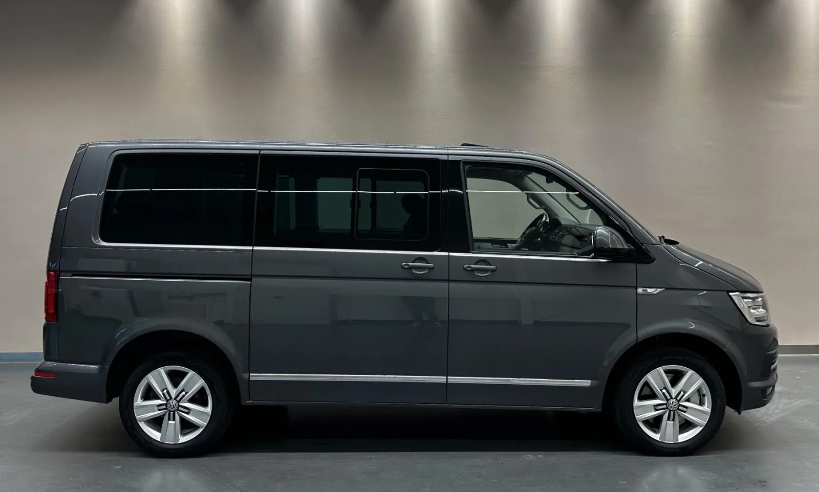 2019 Volkswagen T6 Multivan Highline, 7/27