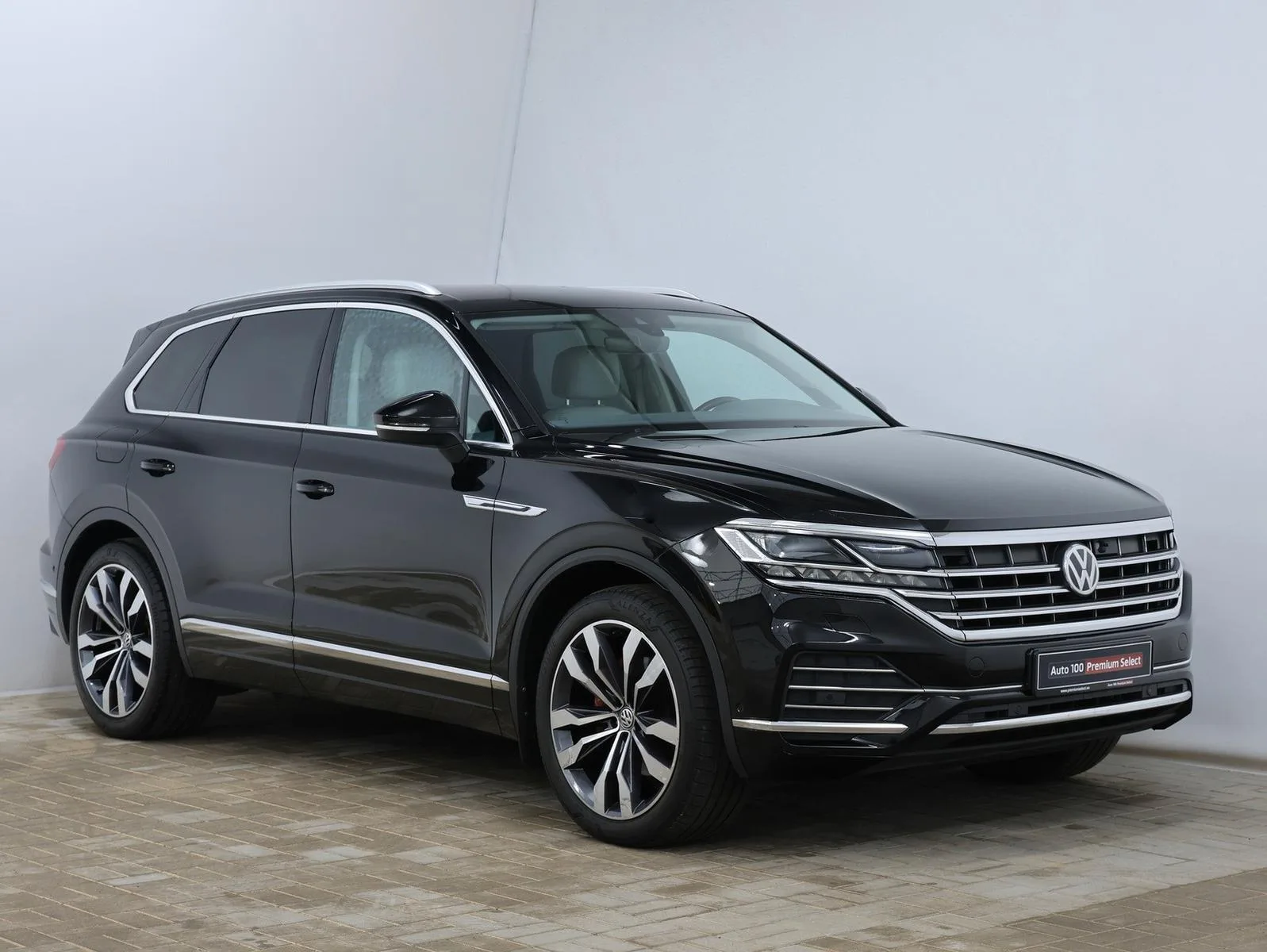 2019 Volkswagen Touareg Elegance angeboten von einem Fachhändler in Tallinn, Estland, Hauptfoto