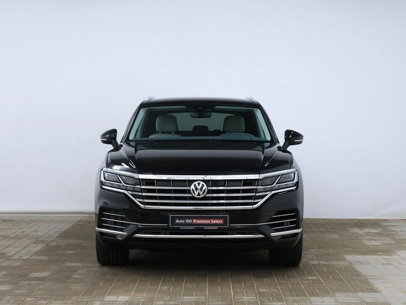 2019 Volkswagen Touareg Elegance, 2/29