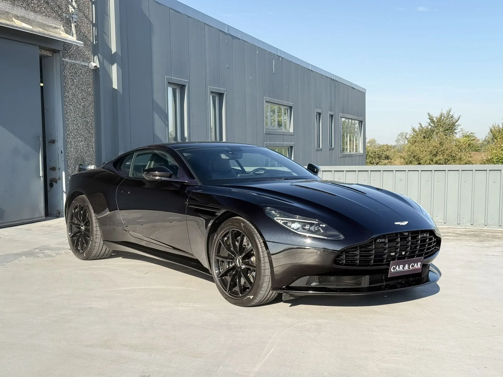2020 Aston Martin DB11 AMR angeboten von einem Fachhändler in Zibido San Giacomo, Italien, Hauptfoto