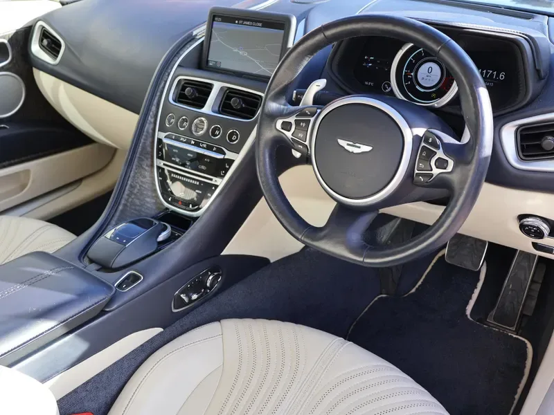 2020 Aston Martin DB11, 3/23