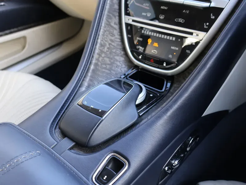 2020 Aston Martin DB11, 23/23