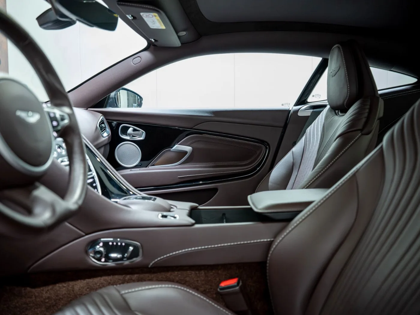2020 Aston Martin DB11 V8 offered by a supercar dealer in Gronau, Germany, photo 19 of 25