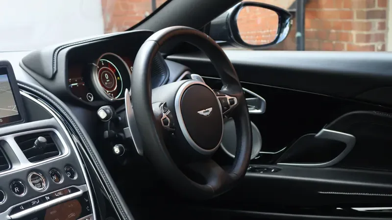 2020 Aston Martin DB11, 13/15