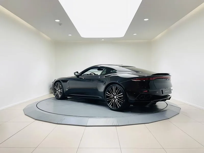 2020 Aston Martin DBS Superleggera, 10/20