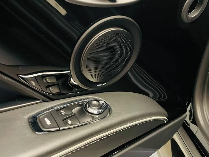 2020 Aston Martin DBS Superleggera, 14/20