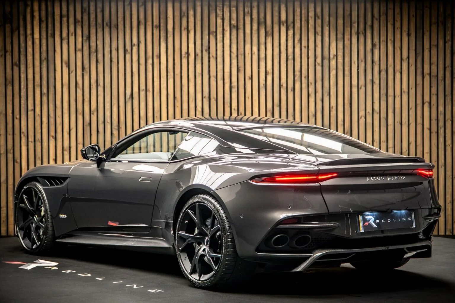 2020 Aston Martin DBS Superleggera, 3/30