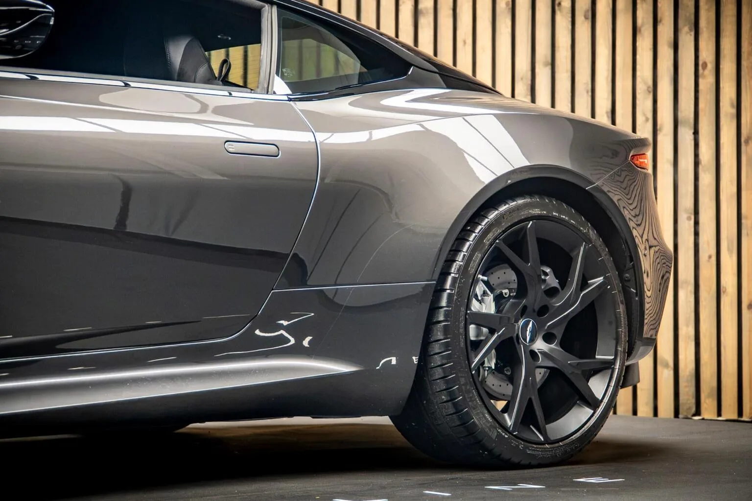 2020 Aston Martin DBS Superleggera, 15/30
