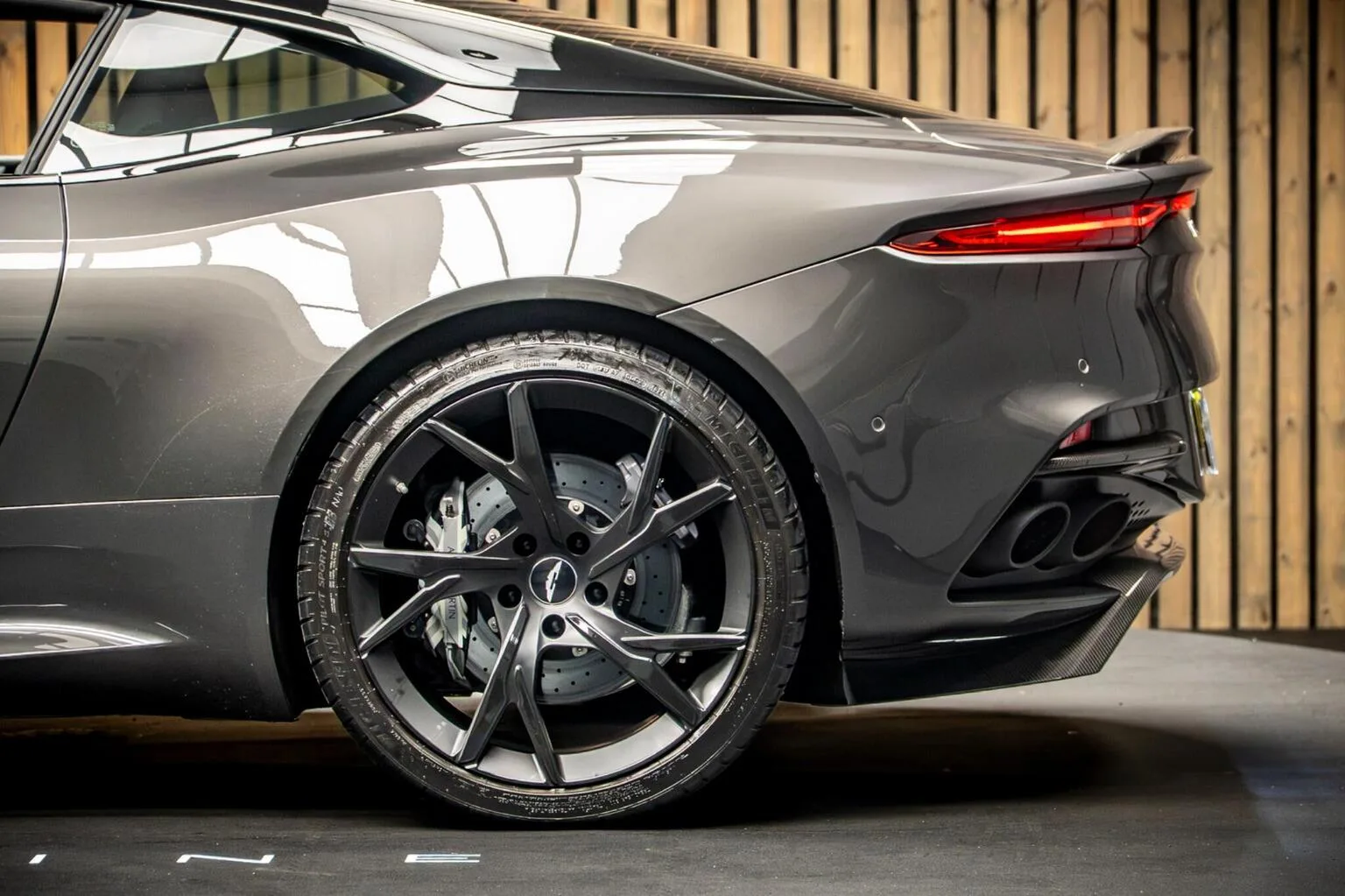 2020 Aston Martin DBS Superleggera, 17/30