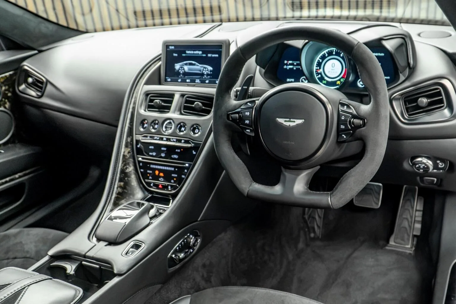 2020 Aston Martin DBS Superleggera, 22/30