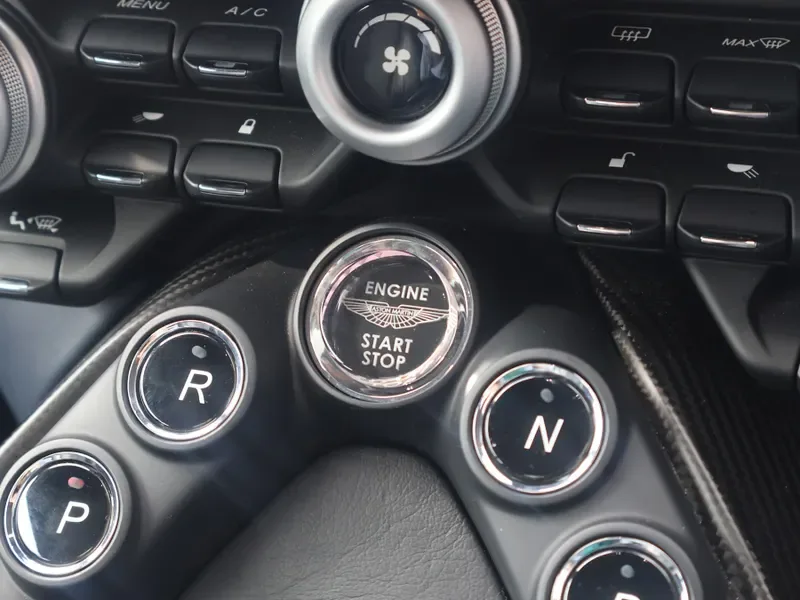 2020 Aston Martin Vantage, 20/30