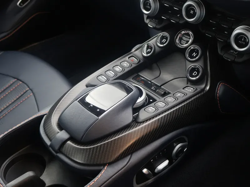 2020 Aston Martin Vantage, 21/30