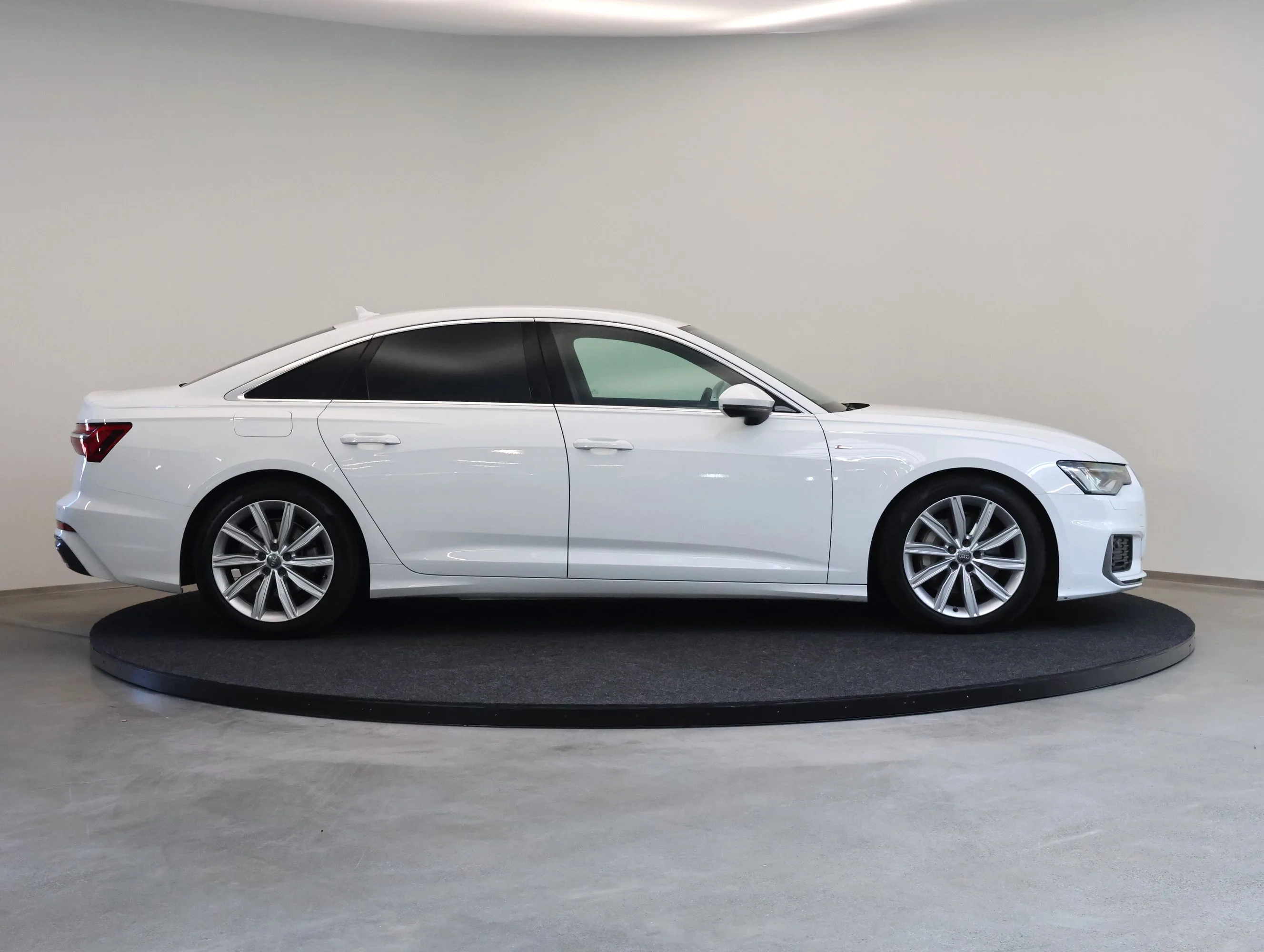 2020 Audi A6 45 TFSI quattro, S line, 6/22