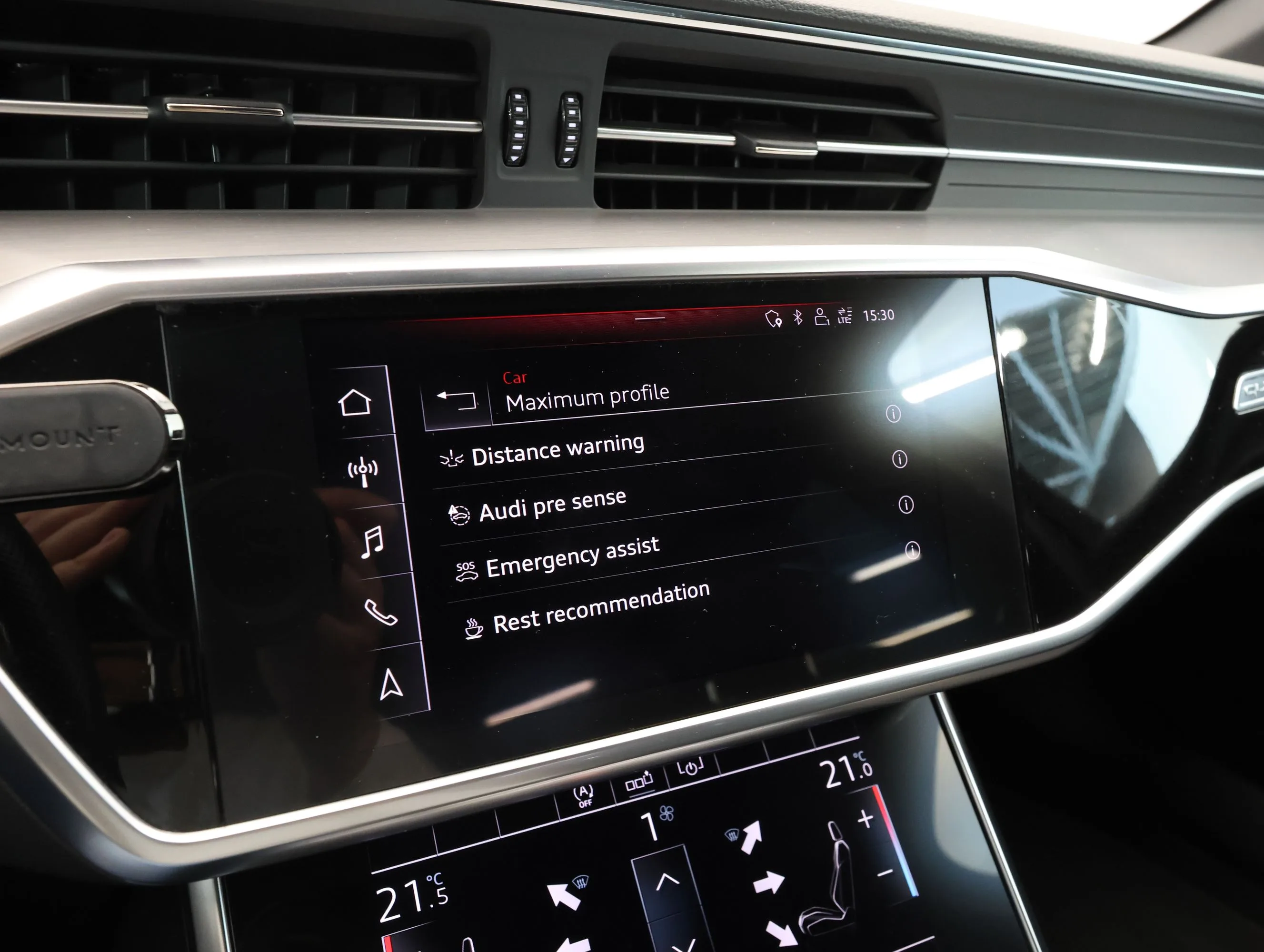 2020 Audi A6 45 TFSI quattro, S line, 20/22