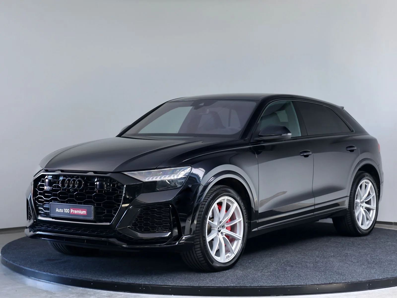 2020 Audi RS Q8 angeboten von einem Fachhändler in Tallinn, Estland, Hauptfoto
