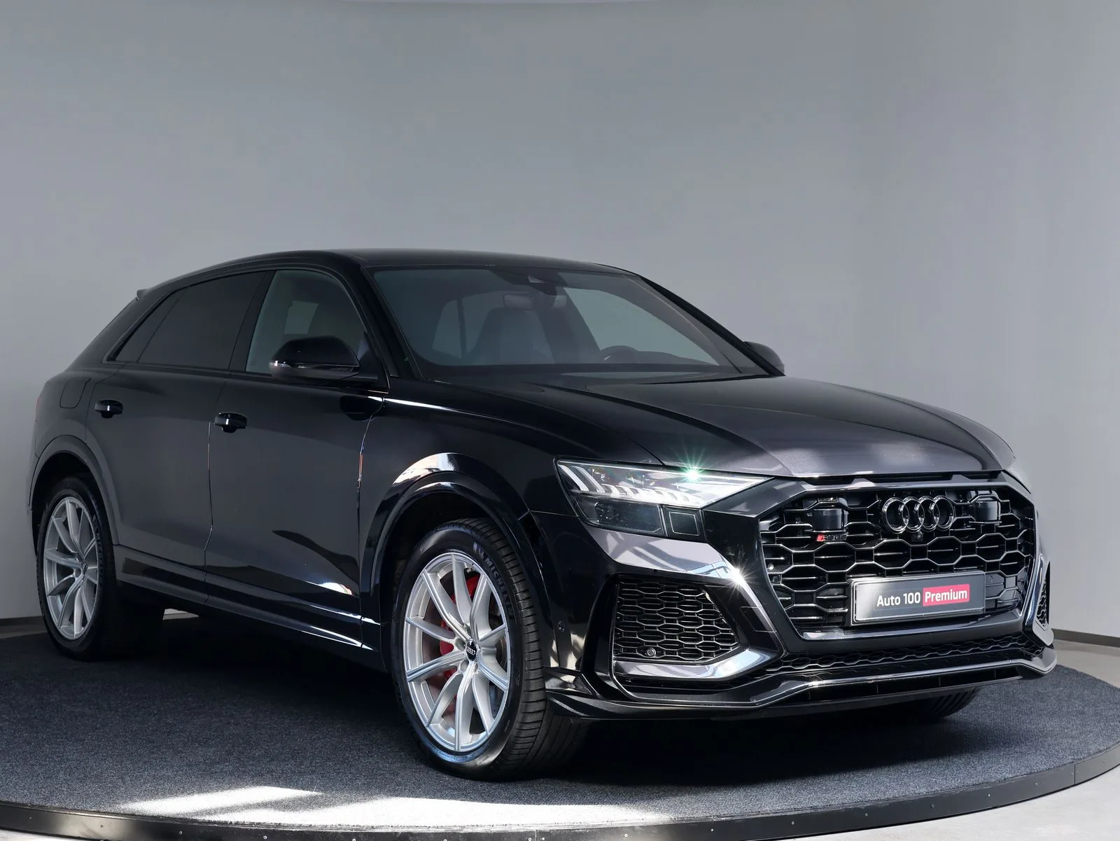 2020 Audi RS Q8, 2/24