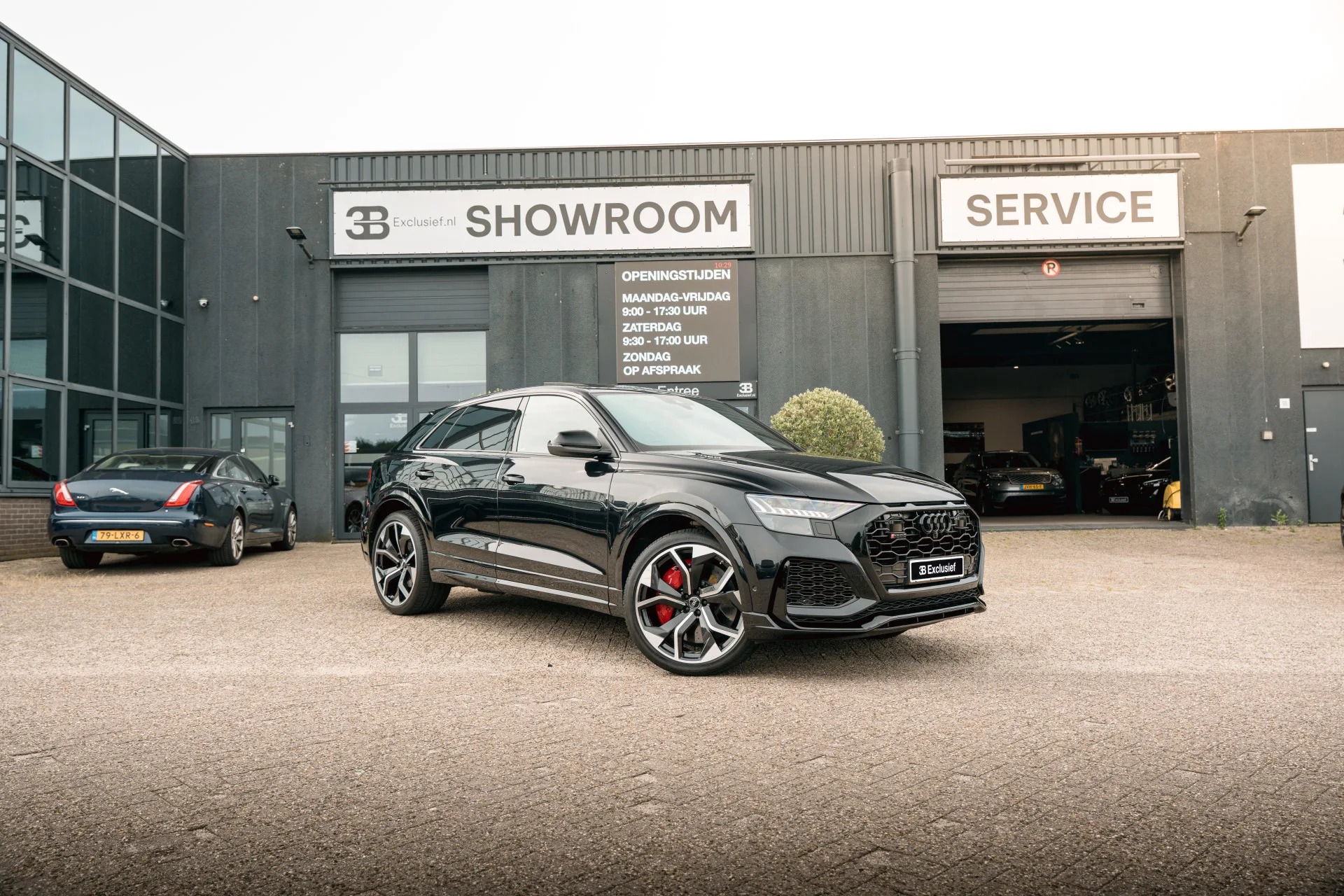 2020 Audi RS Q8 angeboten von einem Fachhändler in Rotterdam, Niederlande, Hauptfoto