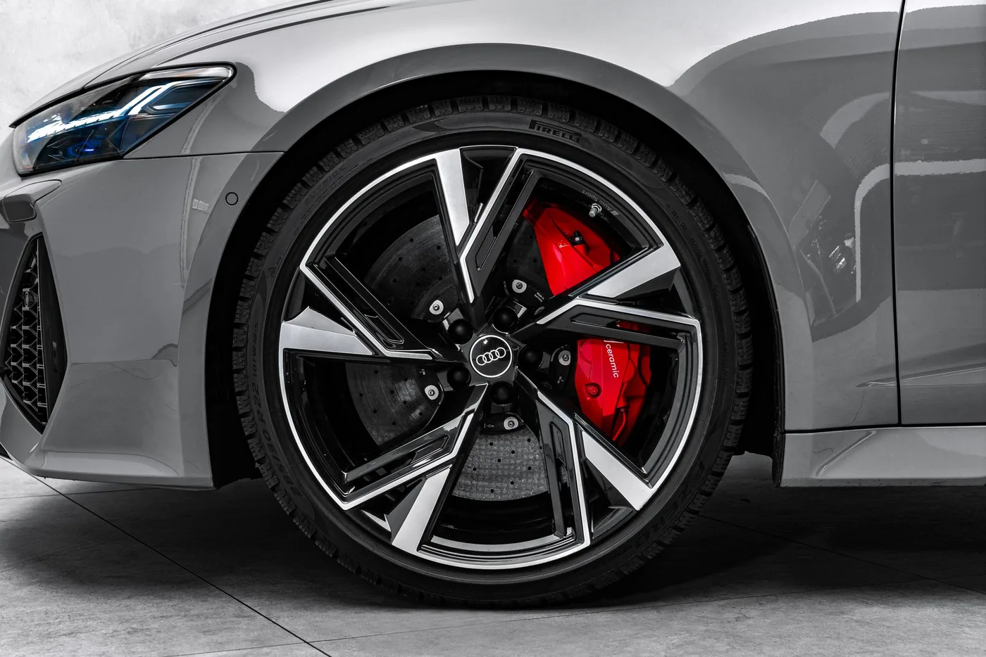 2020 Audi RS6 Avant offered by a specialist dealer in Ostrava, Czechia, photo 2 of 15
