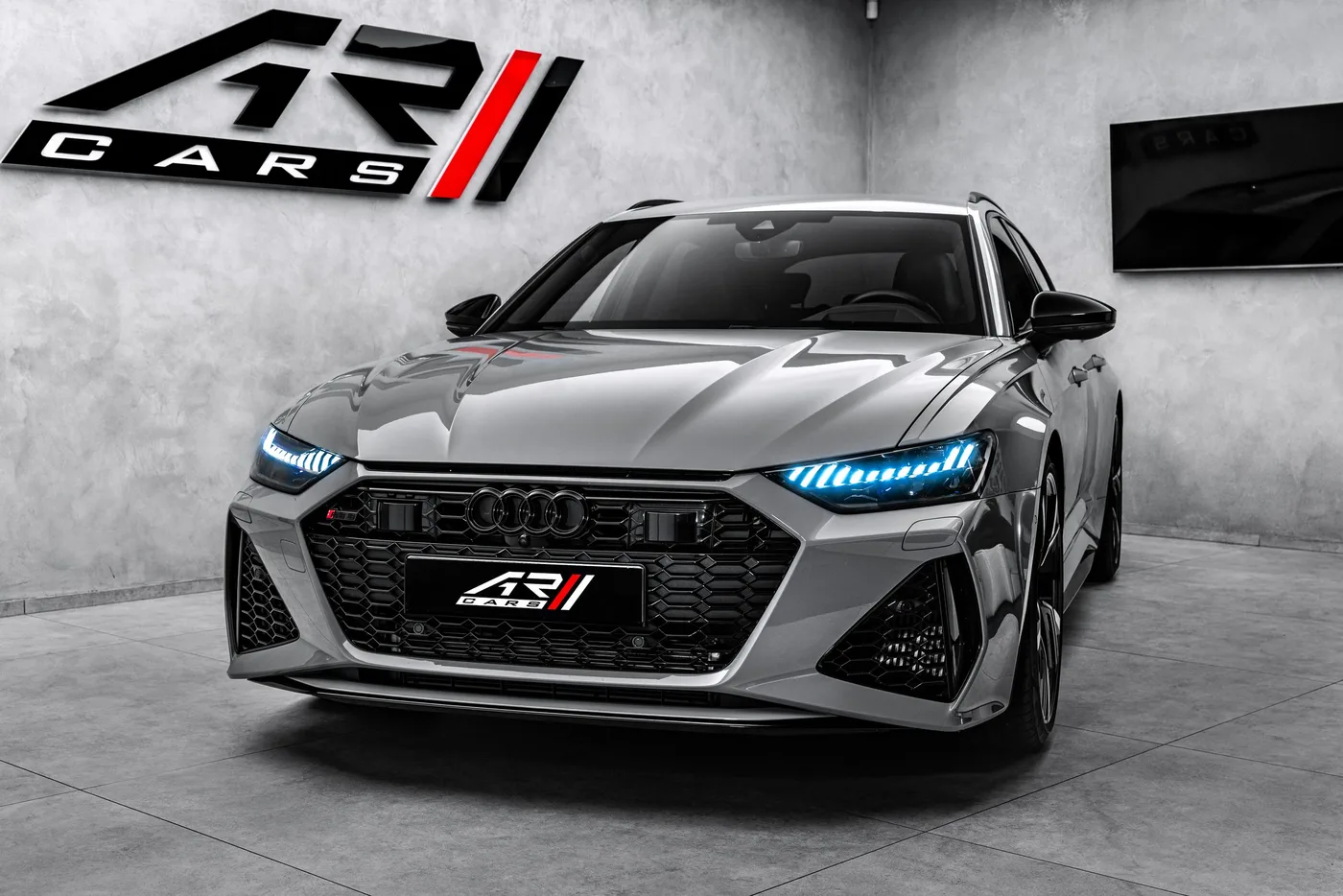 2020 Audi RS6 Avant offered by a specialist dealer in Ostrava, Czechia, photo 3 of 15