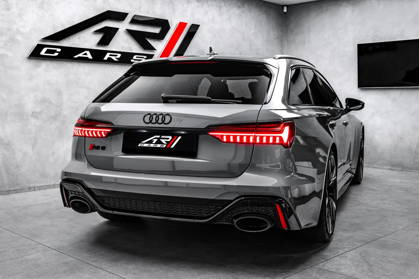 2020 Audi RS6 Avant offered by a specialist dealer in Ostrava, Czechia, photo 6 of 15
