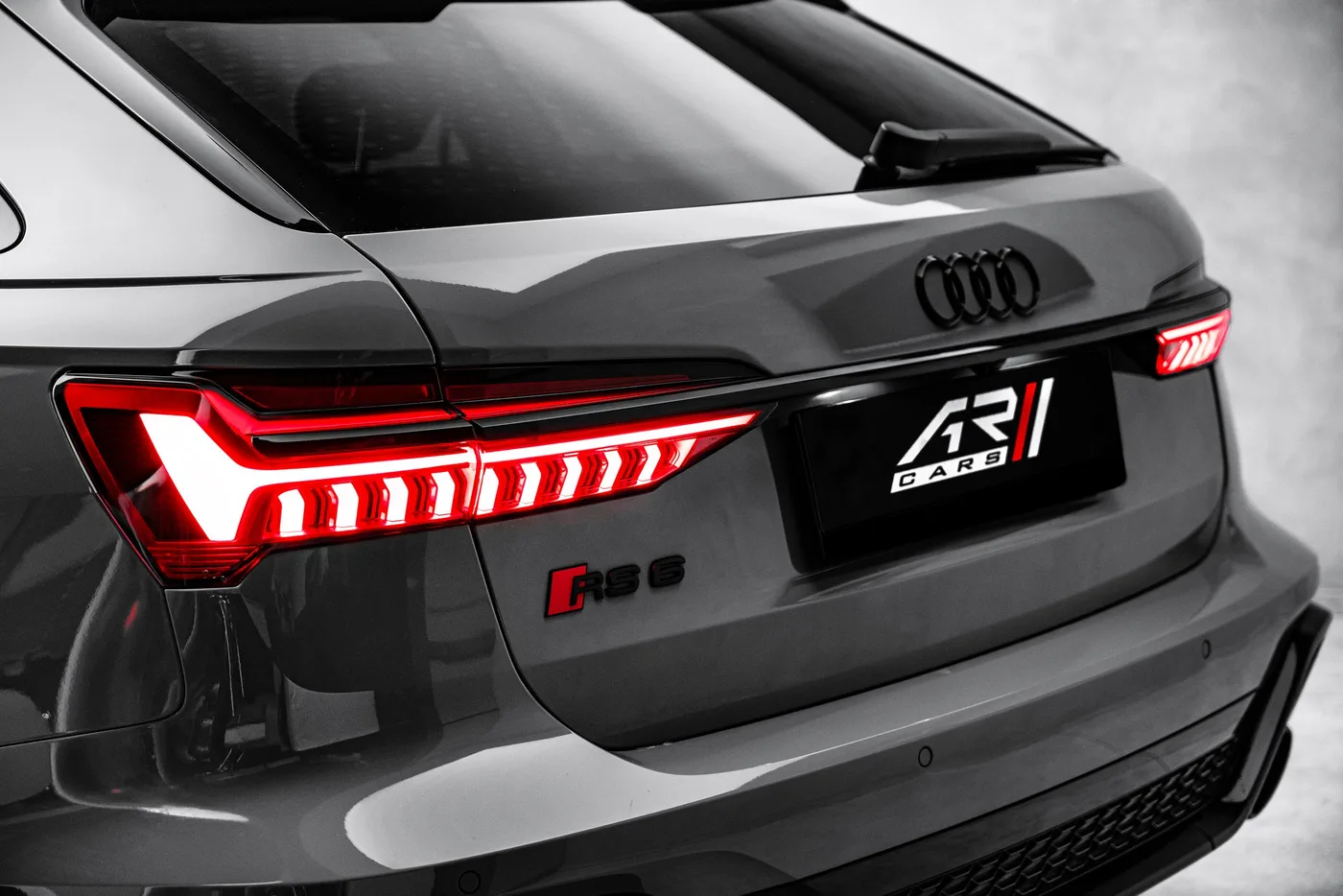 2020 Audi RS6 Avant offered by a specialist dealer in Ostrava, Czechia, photo 9 of 15