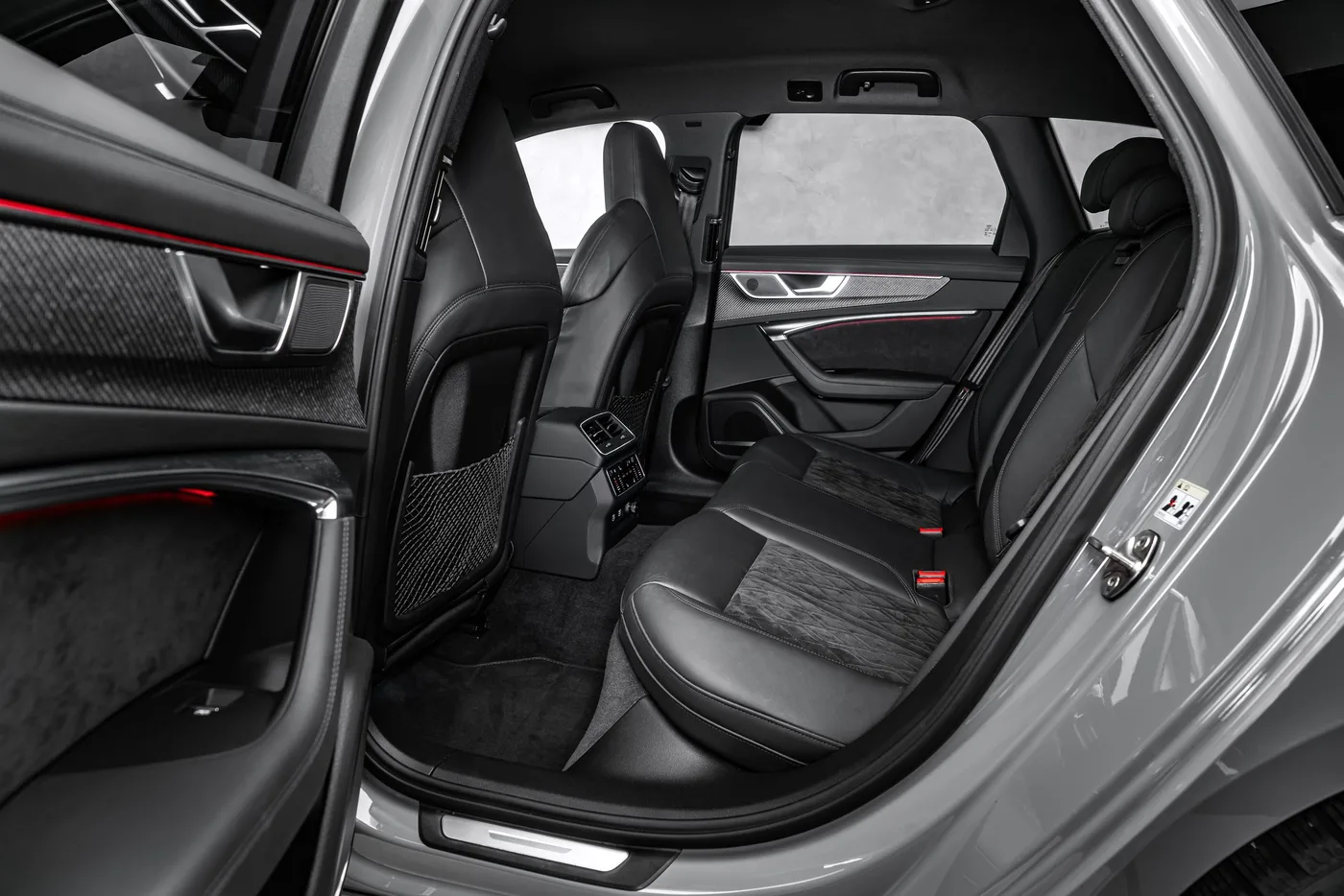 2020 Audi RS6 Avant offered by a specialist dealer in Ostrava, Czechia, photo 15 of 15