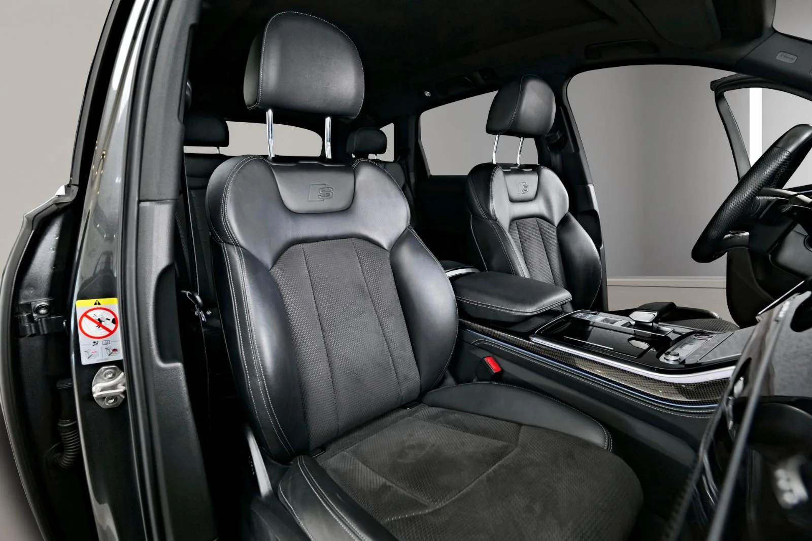 2020 Audi SQ7, 24/25