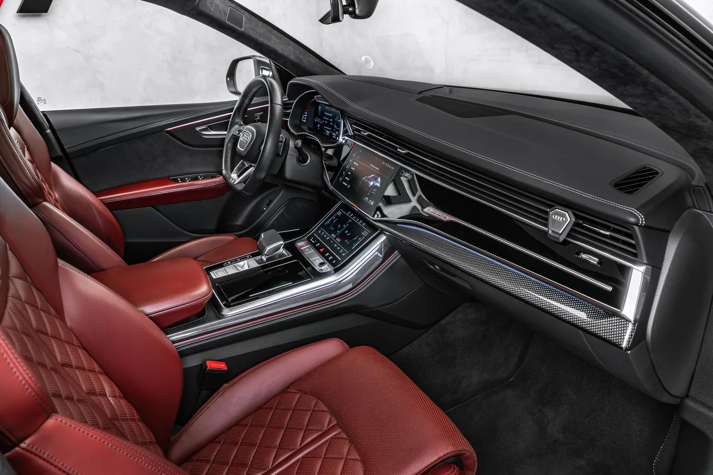 2020 Audi SQ8 offered by a specialist dealer in Ostrava, Czechia, photo 14 of 25