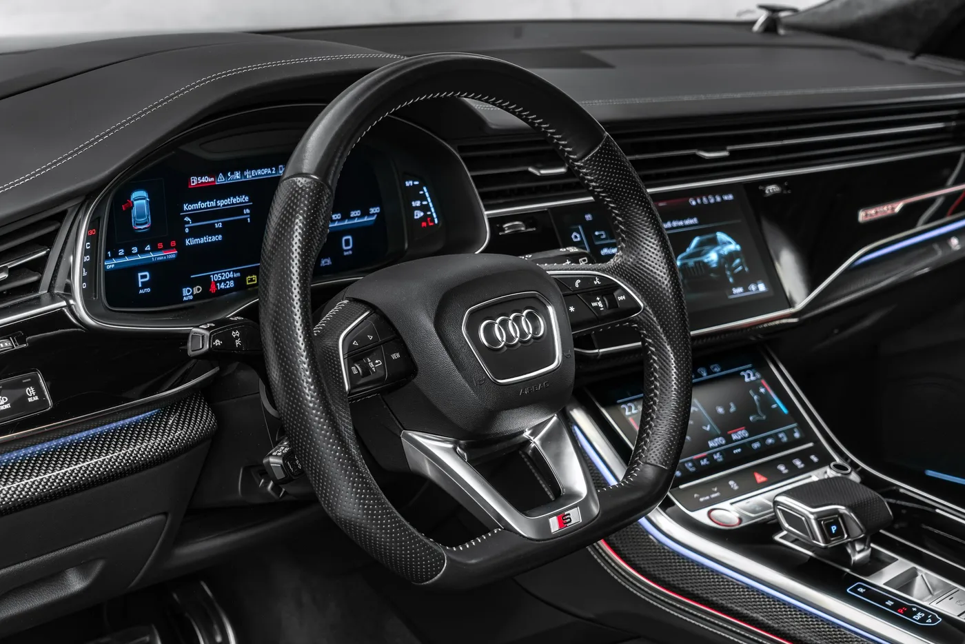 2020 Audi SQ8 offered by a specialist dealer in Ostrava, Czechia, photo 17 of 25