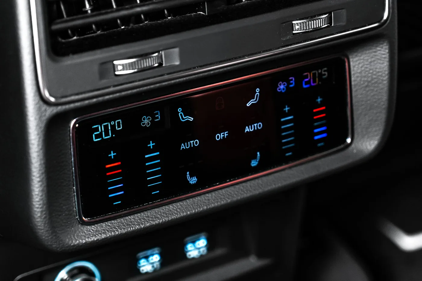 2020 Audi SQ8 offered by a specialist dealer in Ostrava, Czechia, photo 21 of 25