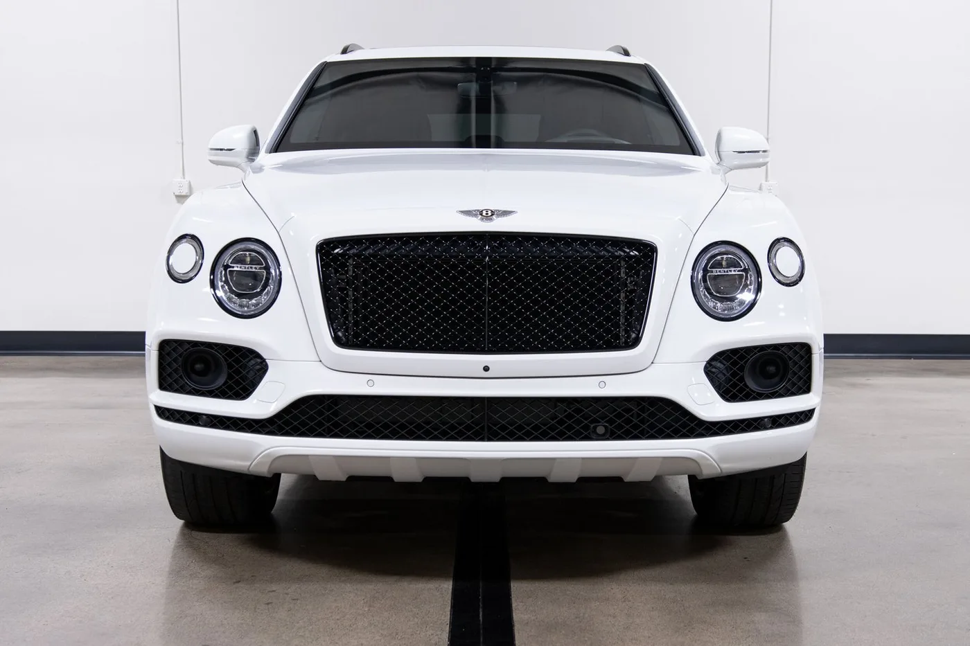 2020 Bentley Bentayga sold by a specialist dealer in Costa Mesa, United States, photo 3 of 15