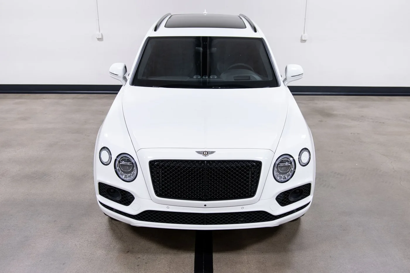 2020 Bentley Bentayga sold by a specialist dealer in Costa Mesa, United States, photo 12 of 15