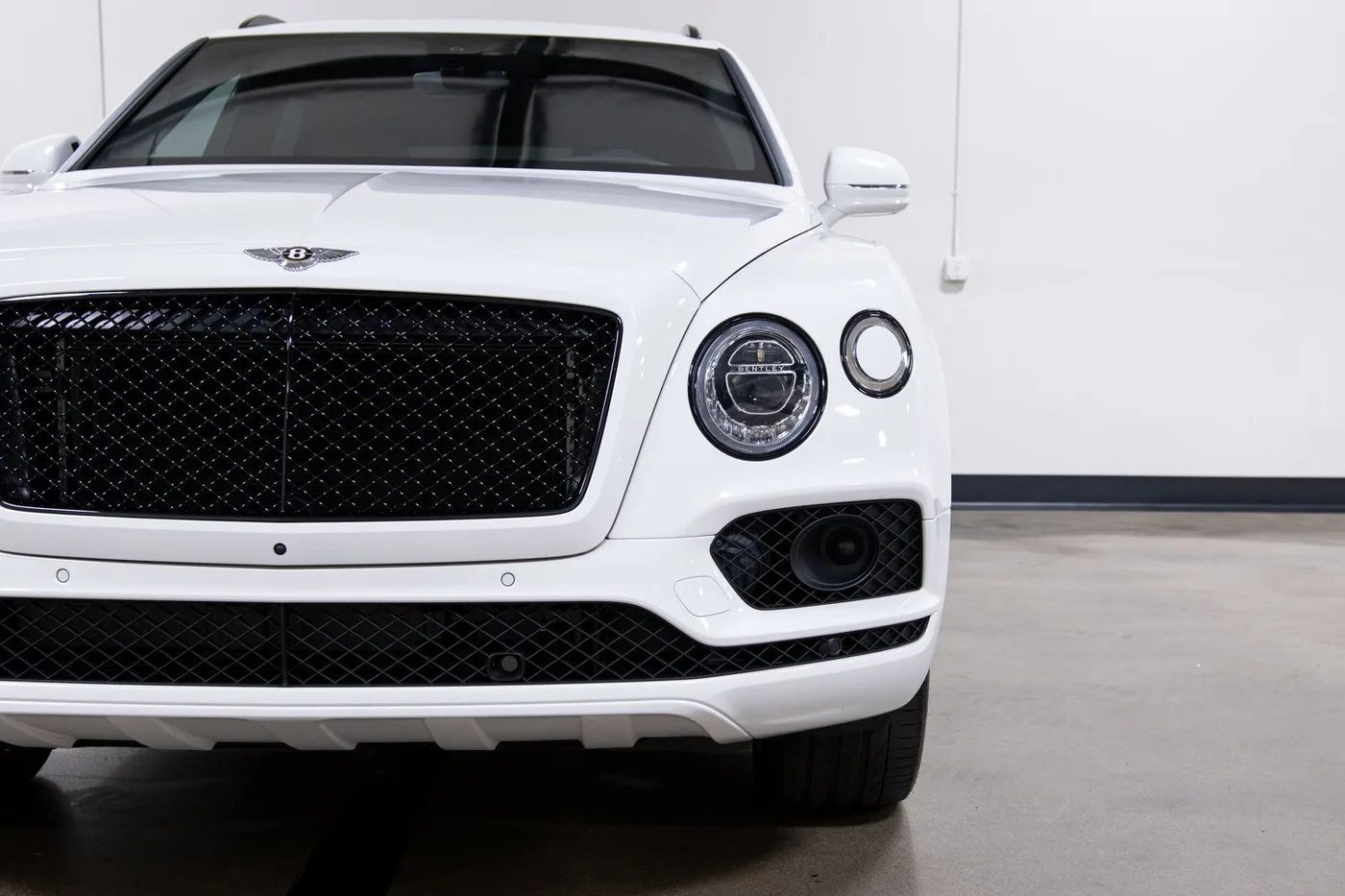 2020 Bentley Bentayga sold by a specialist dealer in Costa Mesa, United States, photo 14 of 15