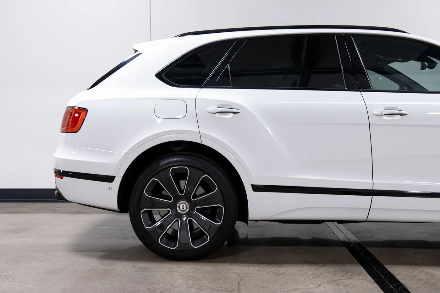 2020 Bentley Bentayga sold by a specialist dealer in Costa Mesa, United States, photo 15 of 15
