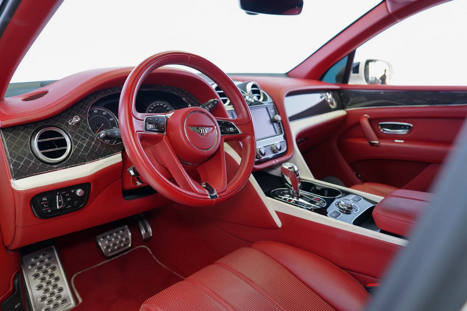 2020 Bentley Bentayga V8 Design Series, 3/16
