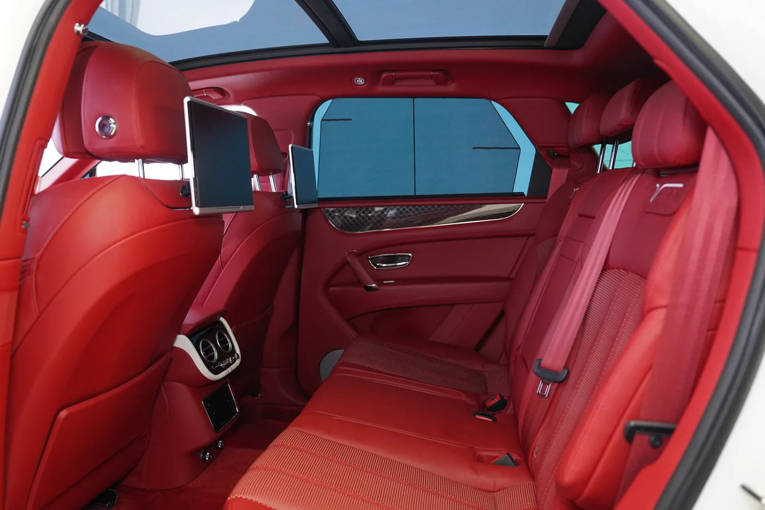 2020 Bentley Bentayga V8 Design Series, 7/16