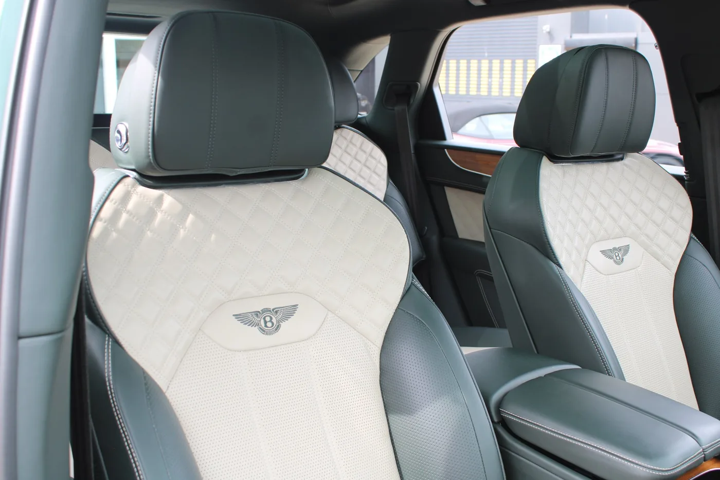 2020 Bentley Bentayga V8 angeboten von einer Vertragshändlergruppe in Cheltenham, Vereinigtes Königreich, Foto 17 von 25