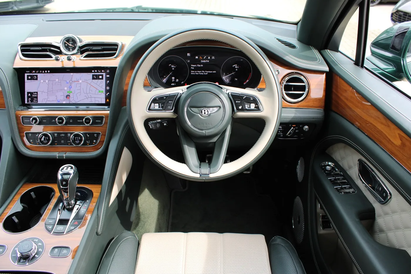 2020 Bentley Bentayga V8 angeboten von einer Vertragshändlergruppe in Cheltenham, Vereinigtes Königreich, Foto 21 von 25