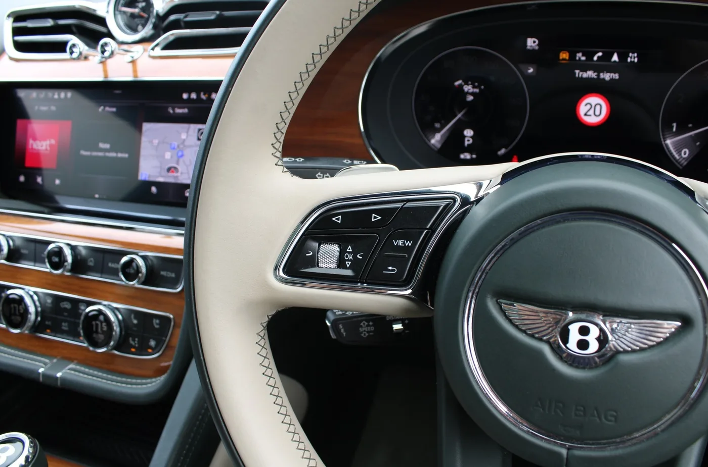 2020 Bentley Bentayga V8 angeboten von einer Vertragshändlergruppe in Cheltenham, Vereinigtes Königreich, Foto 22 von 25