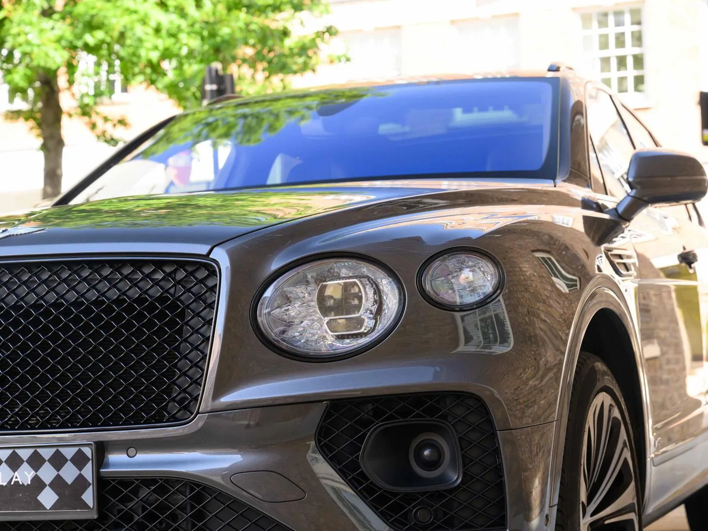 2020 Bentley Bentayga V8 offered by a franchised dealer group in London, United Kingdom, photo 9 of 25